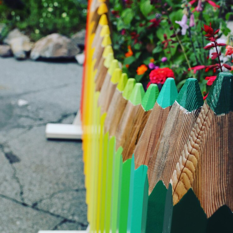 close-up-colorful-fence-outdoors_1048944-15651314